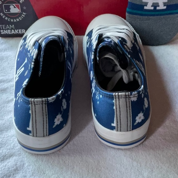 ⚾️🌭🥜🍿 LOS ANGELES DODGERS  SNEAKER BUNDLE ⚾️🌭🥜🍿 NWT ⚾️🌭🥜🍿 - Picture 14 of 16